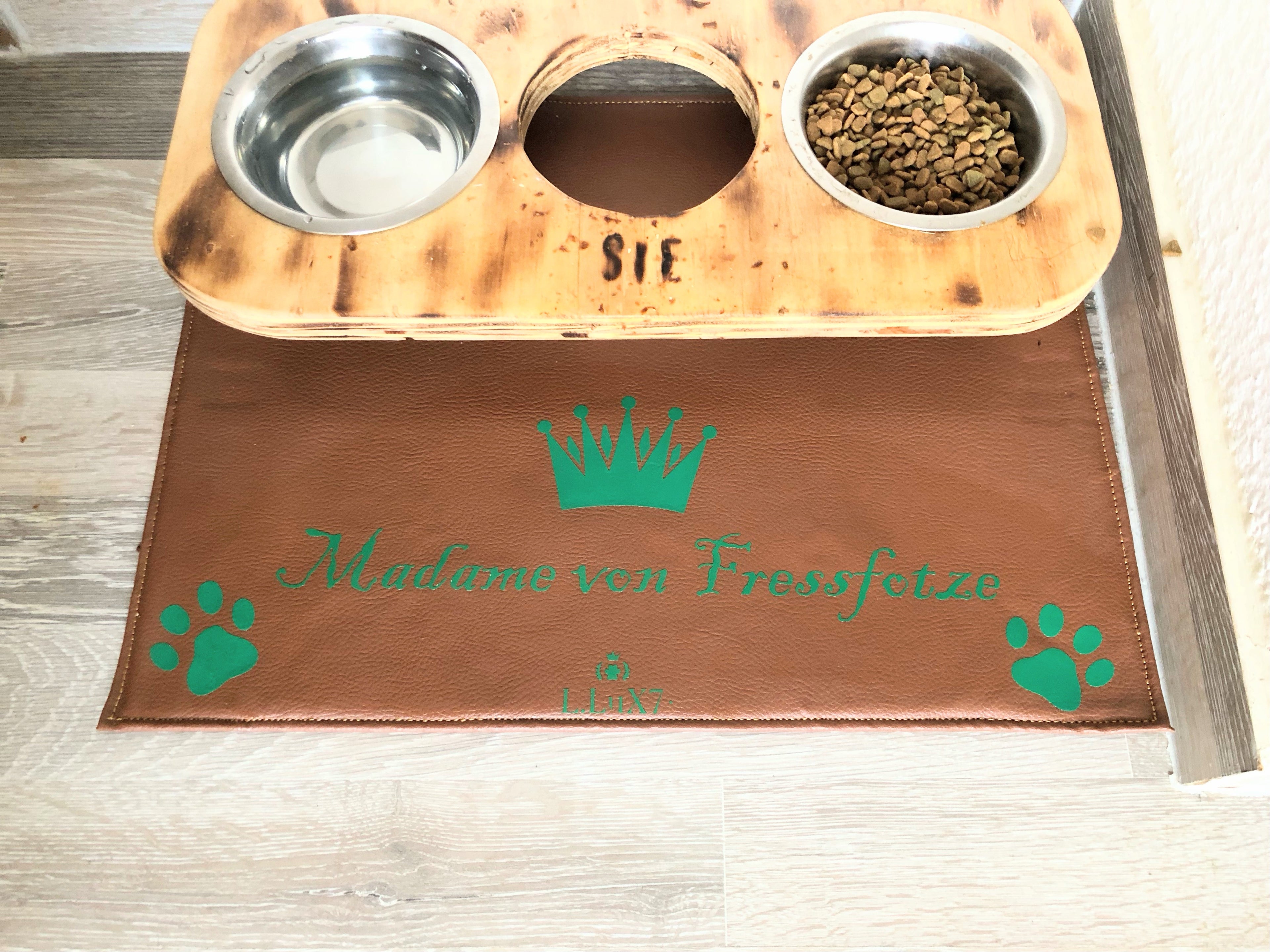 Stilvolle Napfunterlage + Personalisierung